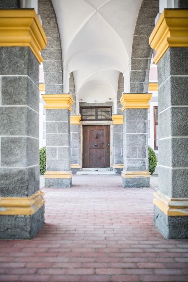 Hotel Schloss Leitheim Εξωτερικό φωτογραφία
