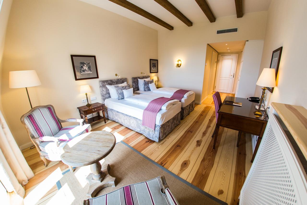 Hotel Schloss Leitheim Εξωτερικό φωτογραφία
